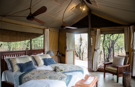Changa Safari Camp Zeltchalet innen