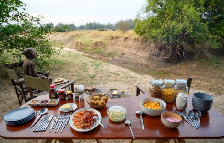 Chikoko_fireside breakfast Sambia Nsefu Chikoko Trail Frühstück