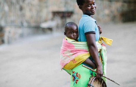 Mosambik Simbabwe Kombo – Community-Mother-and-Child-scaled