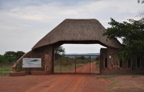 Ruanda_Akagera_Parkeingang