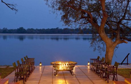 Blick auf den Fluss Lower Zambezi
