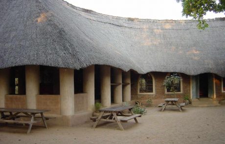 South Luangwa Flatdogs Eingang
