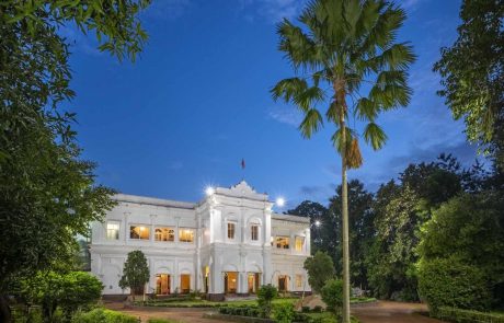 Indien-io-Belgadia-Palace-Hotel Indien Odisha Belgadia Palace Hotel Frontansicht