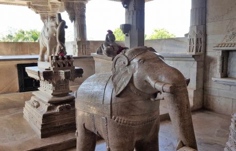 indien-mi-Ranakpur-CB-2