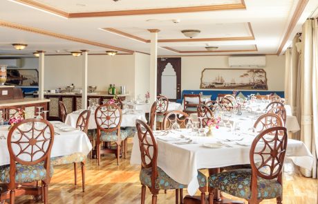 Indien Flusskreuzfahrt Ganges Antara Speisessal @ Antara Cruises