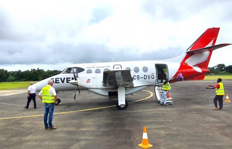 Principé Kleinflugzeug am Flughafen