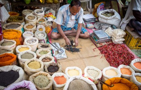 Kalna Gewürzestand Kalna Gewürzverkäufer copyright Antara Cruises